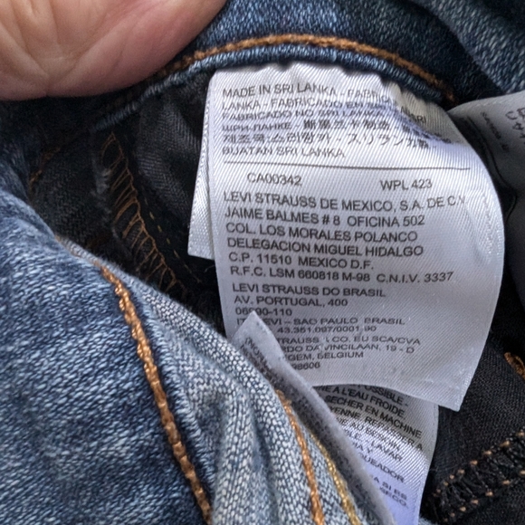 Classic Levi's Girls 524 Too Superlow Flared Jeans Size 25 X 30 - Picture 4 of 5